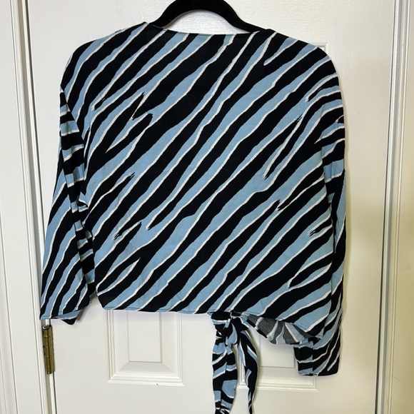 Top Shop Zebra Print Tie Top front size medium - Picture 4 of 6